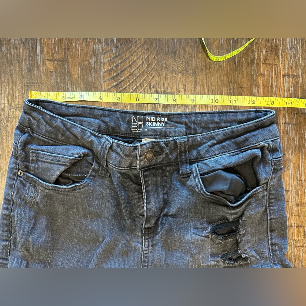 Women's Black Distressed Skinny Jeans - Picture 3 of 8